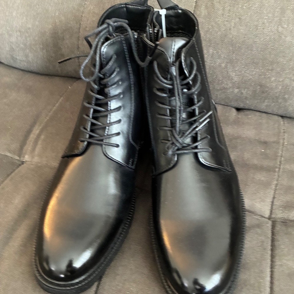 Madden MBRONNIE Combat Boots Mens 9 Black Side Zip Lug Sole Polished ortholite